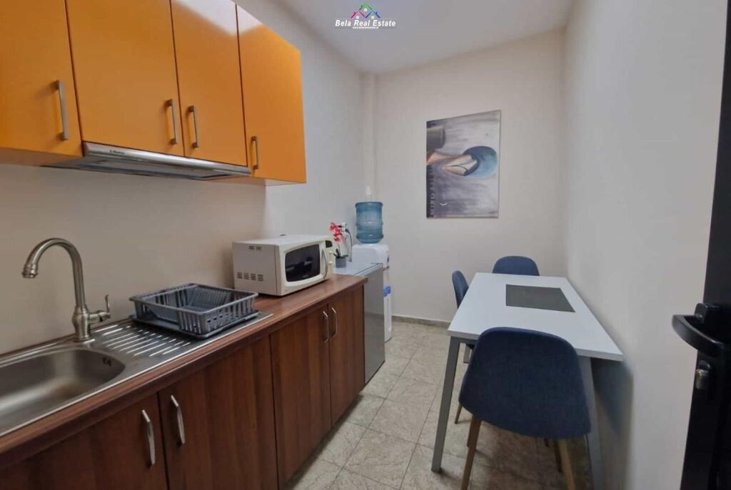 Ufficio In Affitto A Bllok (ID BZ2351) Tirana.