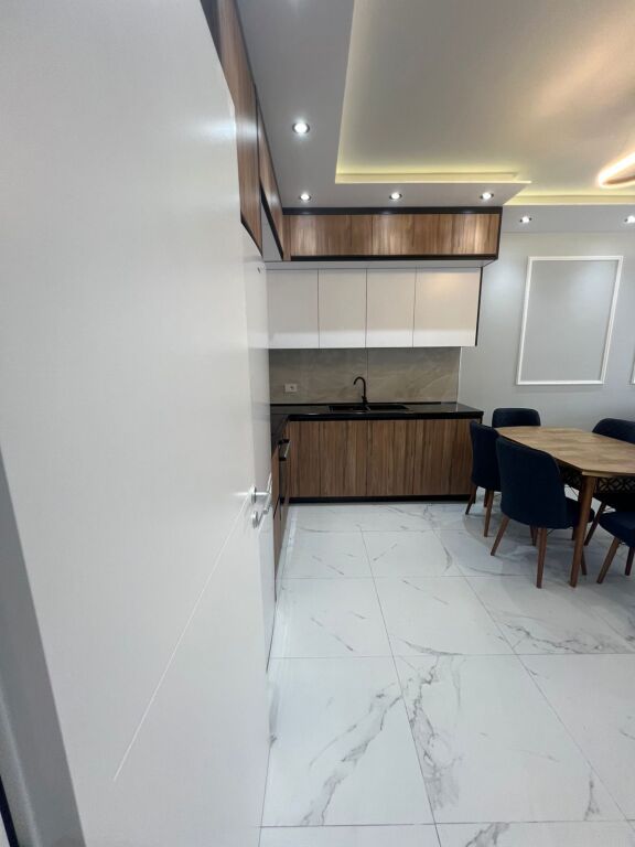 Apartament me qera 2+1