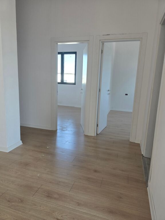 SHITET APARTAMENT 2+1 NË ZONEN E KODER KAMEZ,PRANË UNIVERSITETIT BUJQESOR.