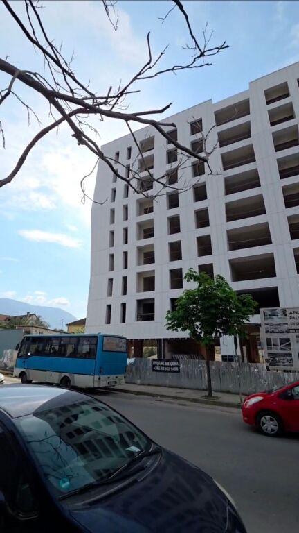 Porcelan 3 Shitet Apartament 3+1+2