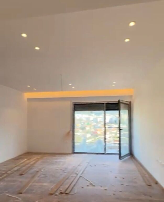 Shitet, Apartament 2+1, Porcelan, Tiranë.