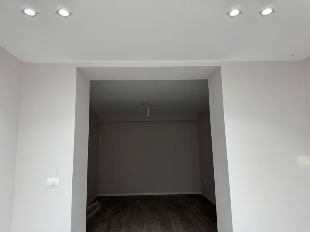 AMBIENT ME QERA 73 M2 RRUGA E ELBASANIT 1500 EURO