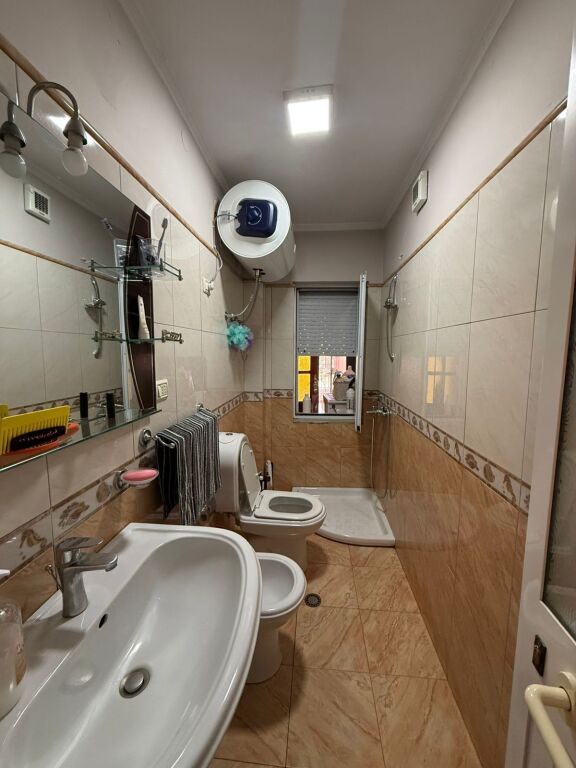 Apartament 2+1 ne shitje , Rruga e Kavajes