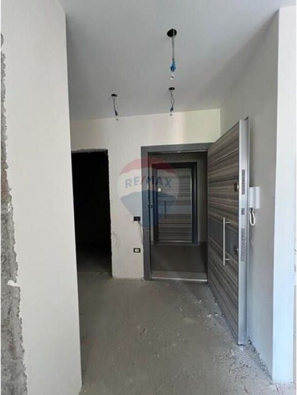 Appartamento 2+1+2 + Garage in vendita a Xhamllik!(ID: 530281057-79)