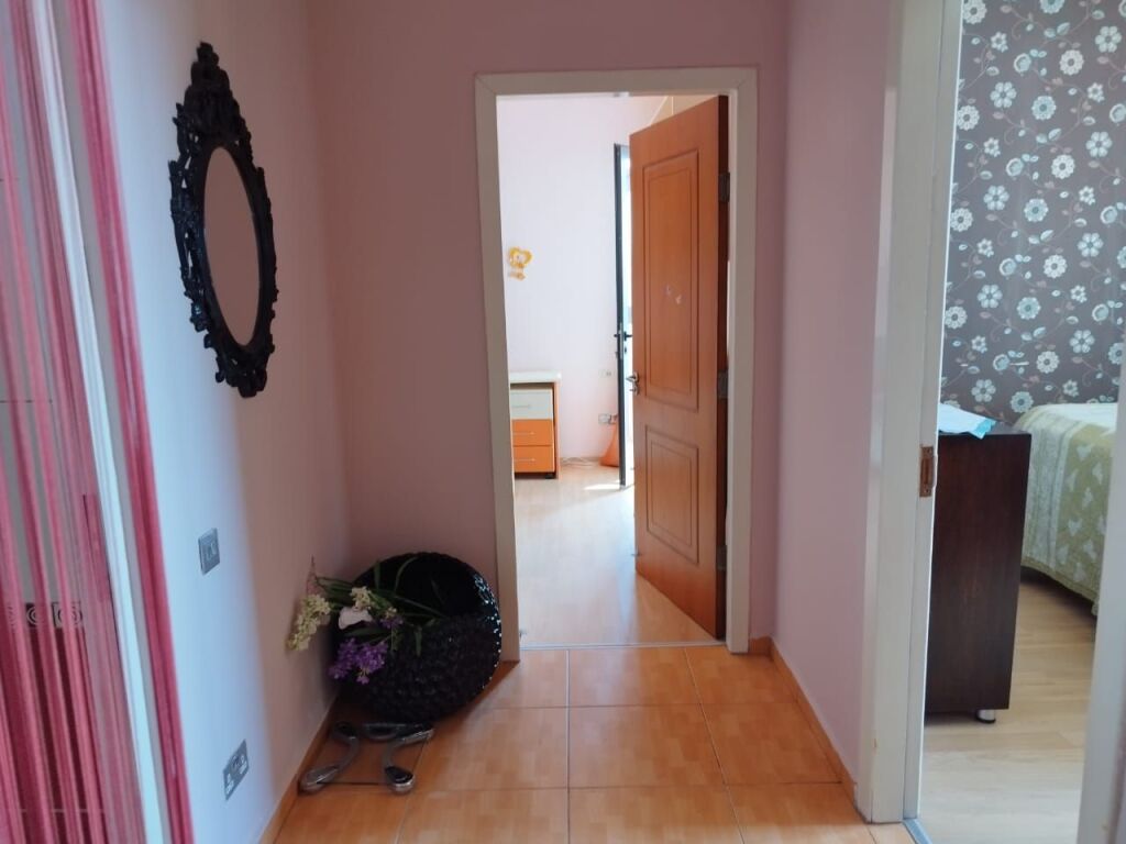 Jepet Me Qera Apartament 2+1+1 Ballkon