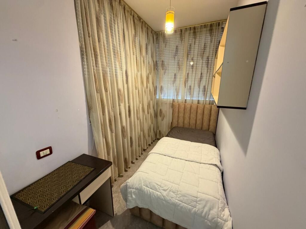 🏡 Appartamento 2+1 in affitto 📍 Via Vaqëz Zela, ex-Parco degli Autobus💶 Prezzo: 500€ / mese