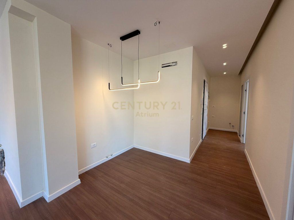 VENDESI APPARTAMENTO 2+1+ POSTO AUTO VICINO AL NUOVO MATERNITÀ!