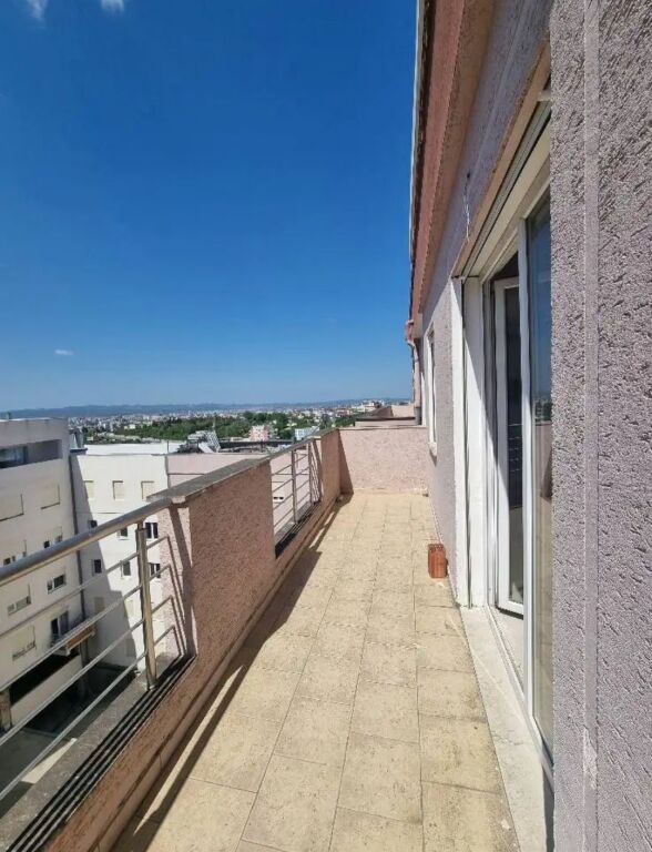 SHITET 2+1 TE FRESKU - TIRANE