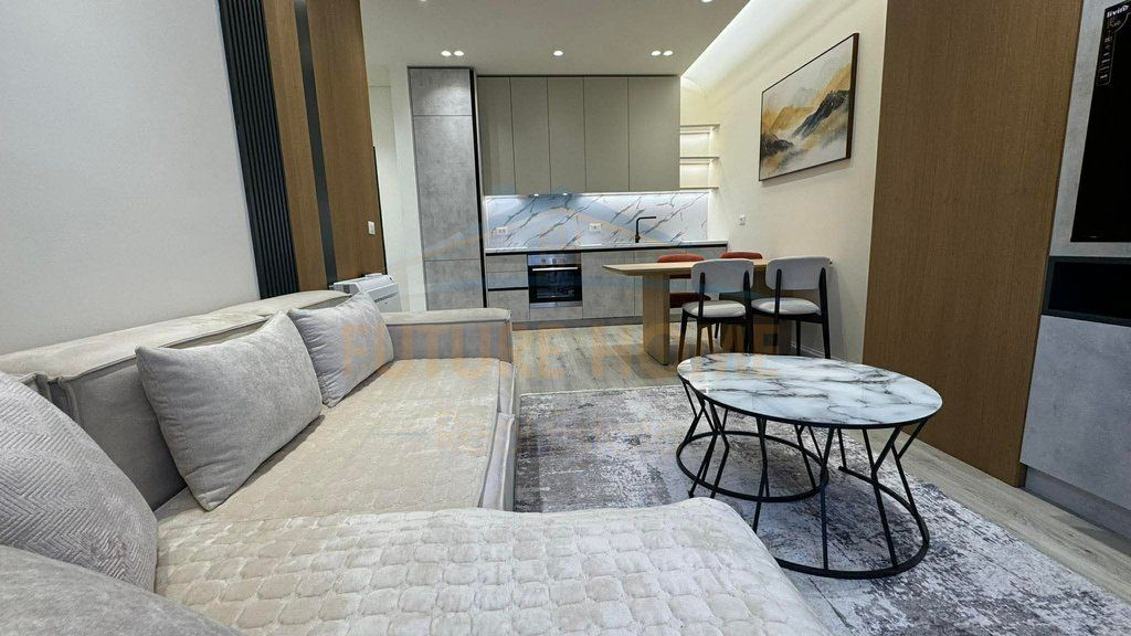 Affitto, Appartamento 1+1 + Posto Auto, Complesso Aura, Via Dritan Hoxha