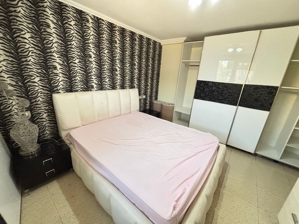 Apartment 2+1 me qera prane Stacionit te Trenit