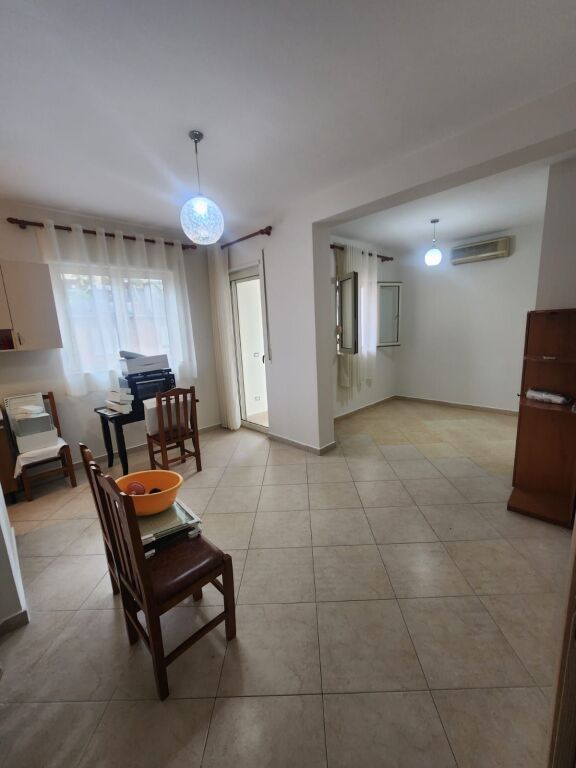JEPET ME QERA APARTAMENT 1+1 TEK PALLATI SPORTIT