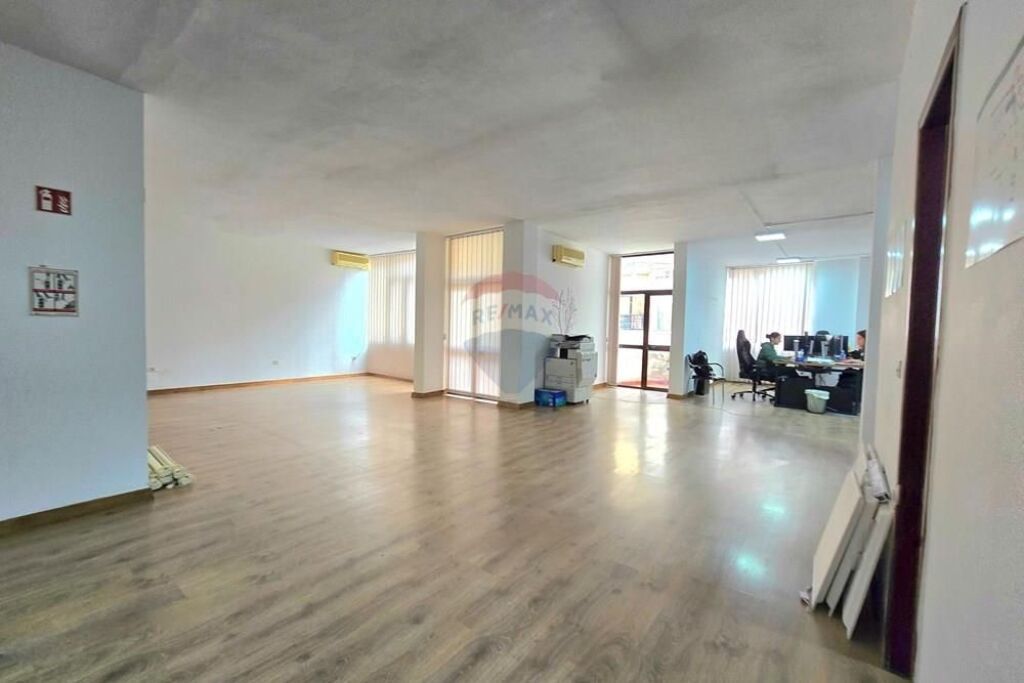 Zyra per qira ne Bllok