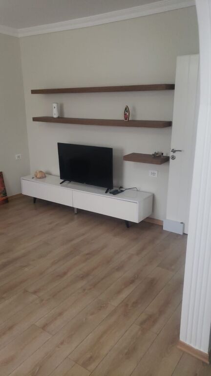 Jepet me qira 1+1 LAPRAKE TE KMY 450€