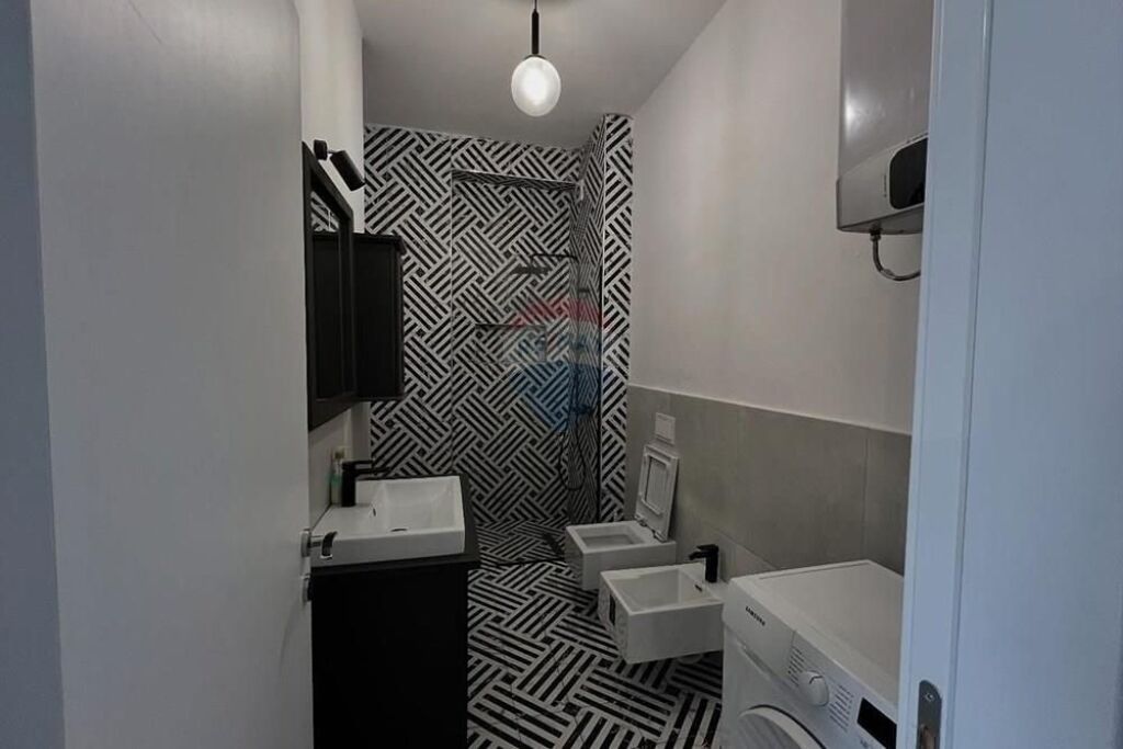 Apartament 1+1 prane Bulevardit te Ri!