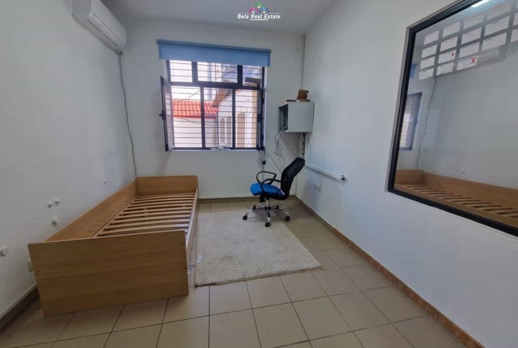 Ufficio in Affitto al Nuovo Mercato (ID BZ2932) Tirana