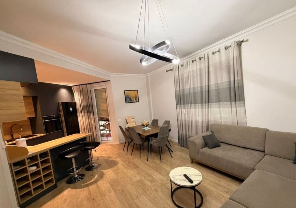 AFFITTO APPARTAMENTO 2+1+2 VICINO A KODRA E DIELLIT 2 !