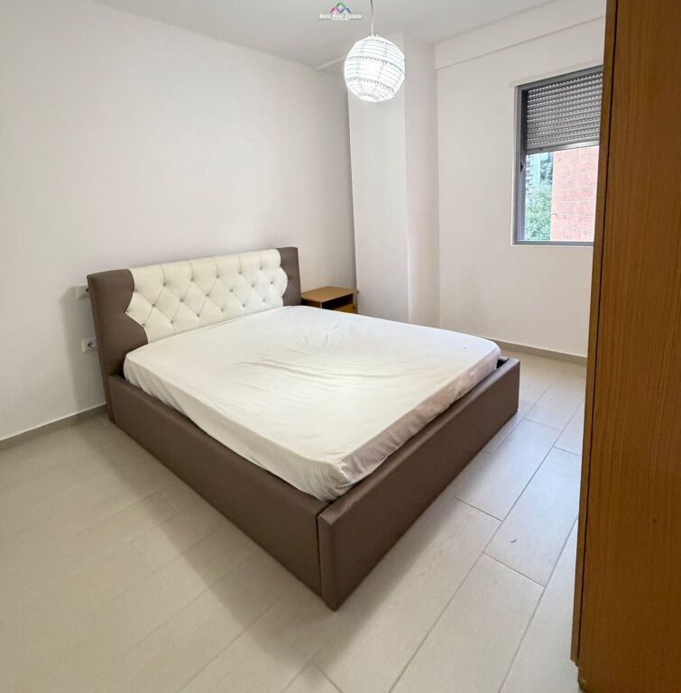 Apartament Me Qera 2+1 Tek Kopshti Botanik (ID B2201877) Tirane