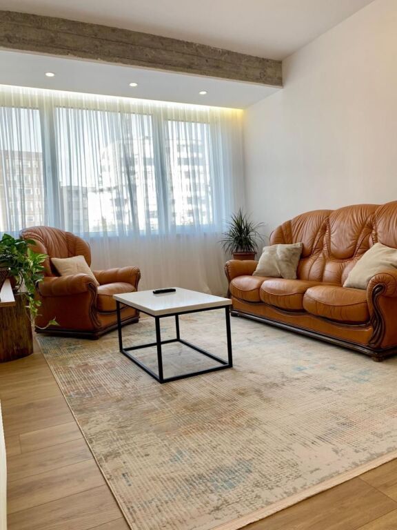 Apartament 2+1+2 me qira Rruga Sulejaman Delvina