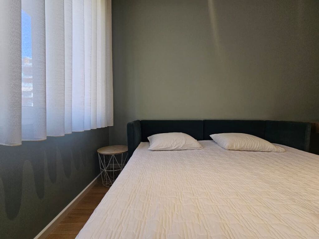 Apartament 1+1 per qira me post parkimi!