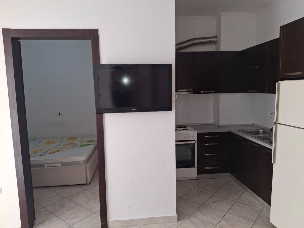Apt 1+1+Ballkon te Pallatet Derveni, Rruga e Qelqit (Uji dhe administrimi i perfshire ne cmim) (JO AGJENSI)
