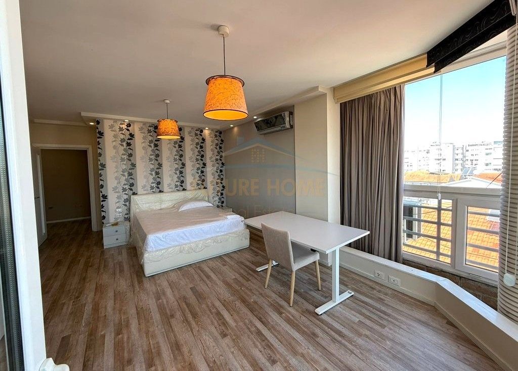 Shitet, Apartament 2+1+2, Selite