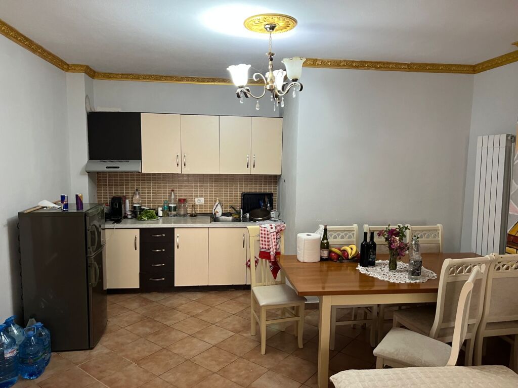 Durres  Jepet me Qera Apartament 2+1+2 Banjo +2 Ballkone i Mobiluar