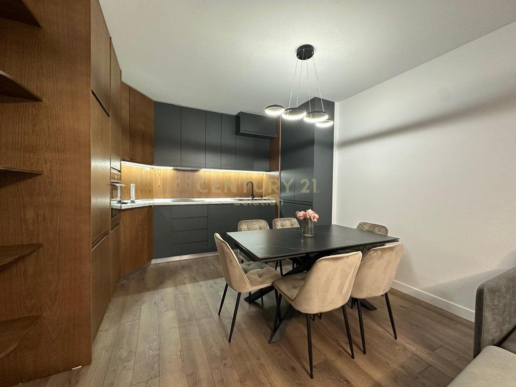Jepet me qira apartament modern 2+1+2 në zonën e Astirit, pranë Ozone.