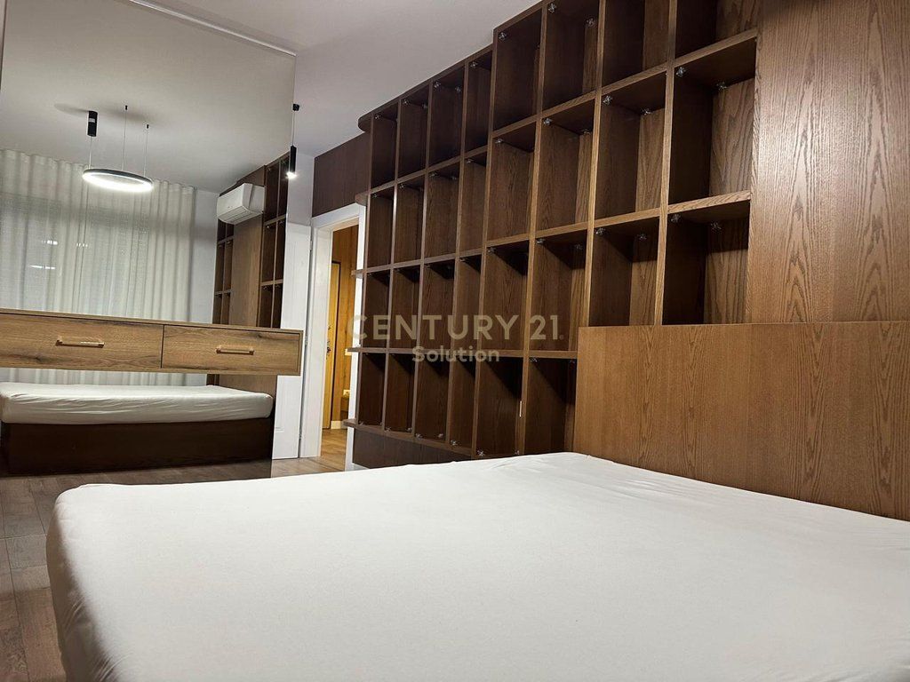 Jepet me qira apartament modern 2+1+2 në zonën e Astirit, pranë Ozone.