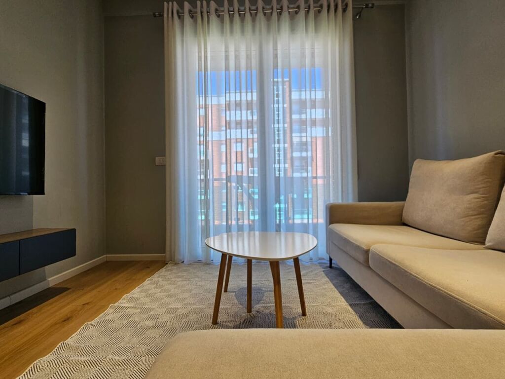Apartament 1+1 per qira me post parkimi!