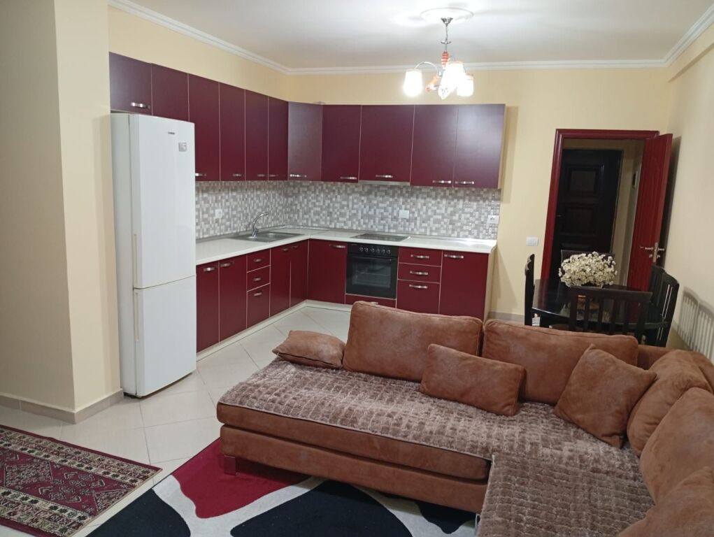 Apartament 2+1 me qira Astir