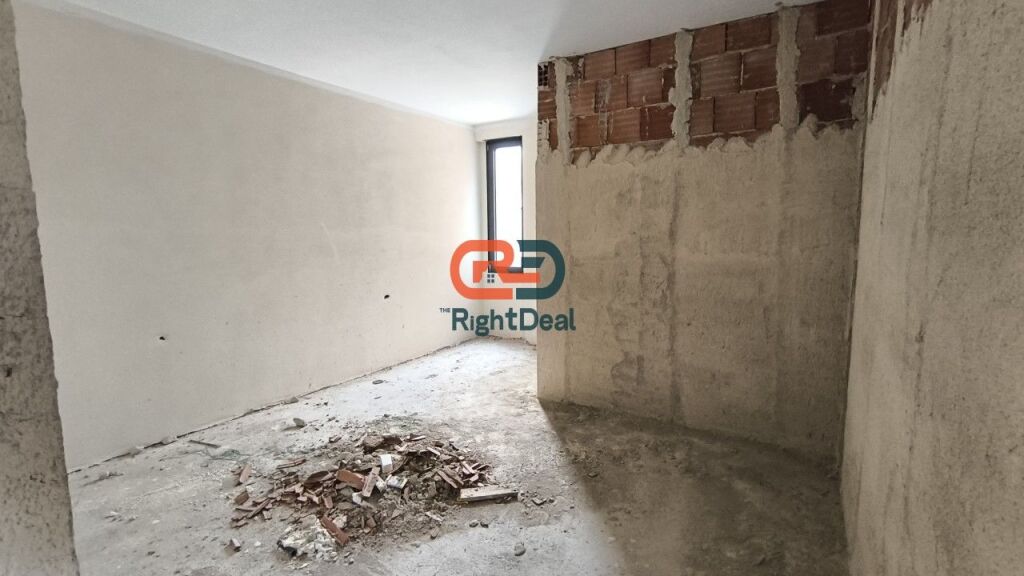 In Via Elbasan, Vendesi Super Appartamento 3+1+2 Con Spazi Ampi In Vendita !!!