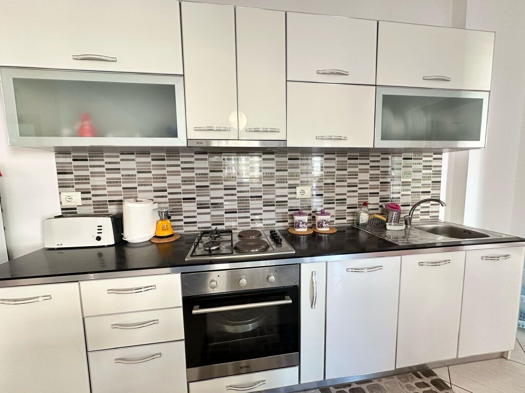 Jepet me qira vjetore Apartament Lungomare, Vlorë (Brooklyn Bar)
