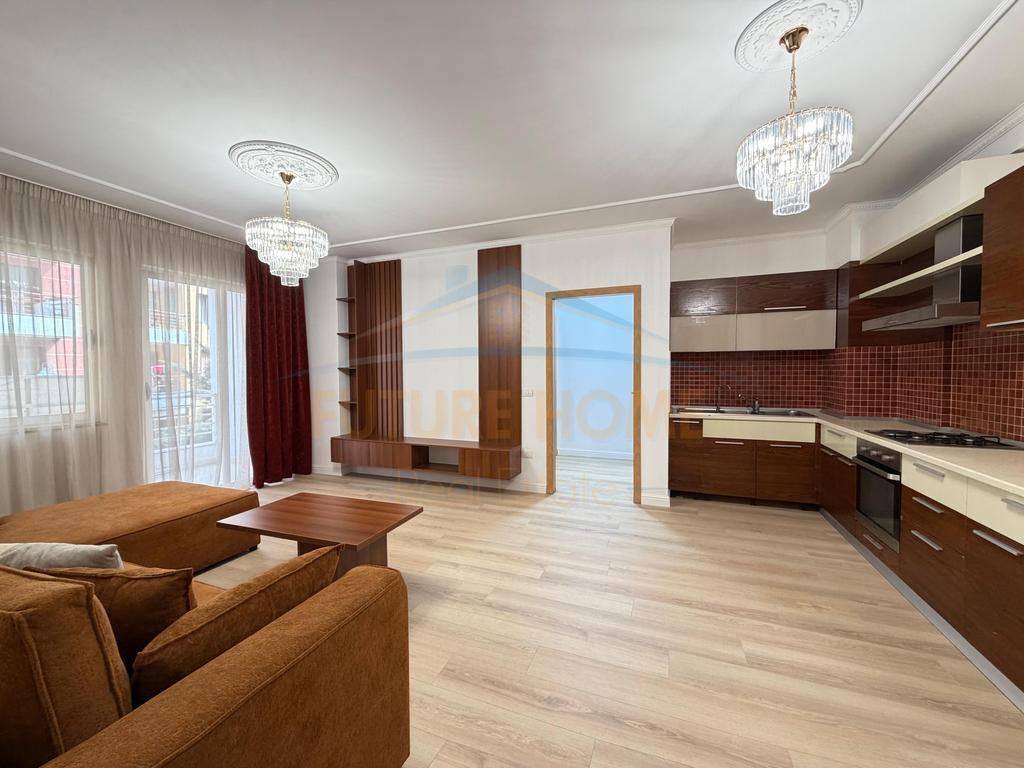 Shitet , Apartament 2+1+2 te “Lin” Yzberisht , Tirane