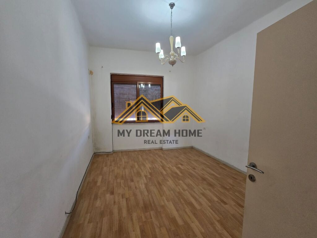 Apartament 3+1 për Qira Qender, Durrës