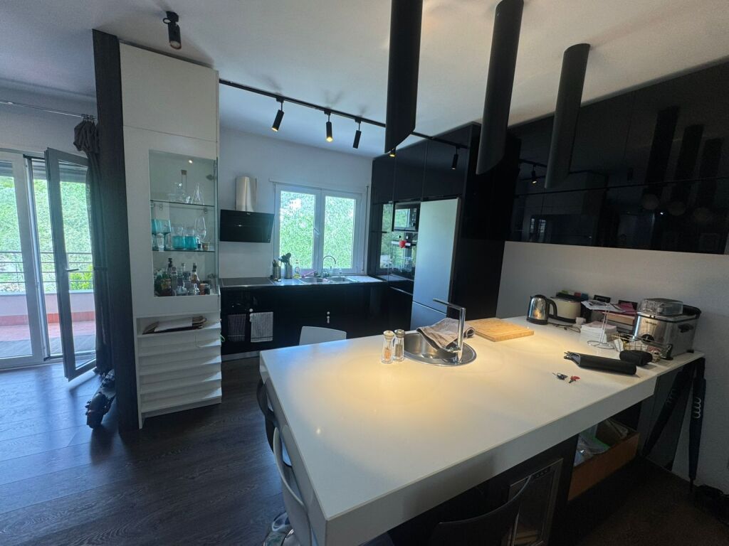 Apartament për shitje  1+1 LUX – Liqeni i Thatë