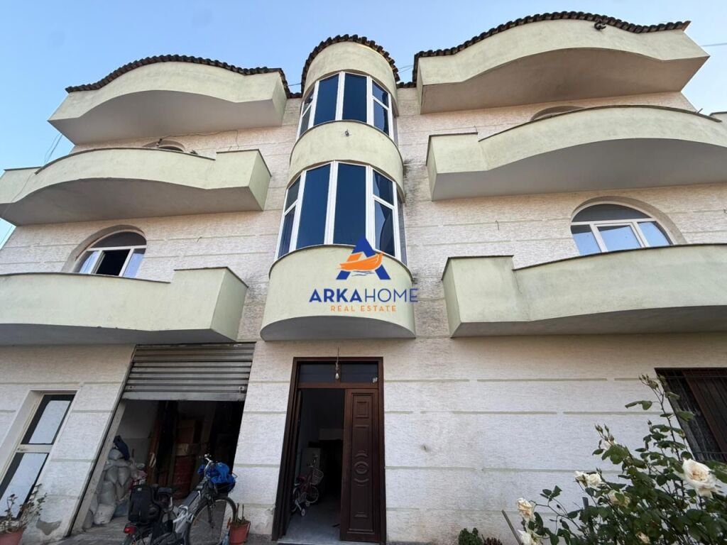 SHITET VILË ME 6 APARTAMENTE  "TE ISH SHESHI SHQIPONJA" 700.000 EURO (I DISKUTUESHEM)