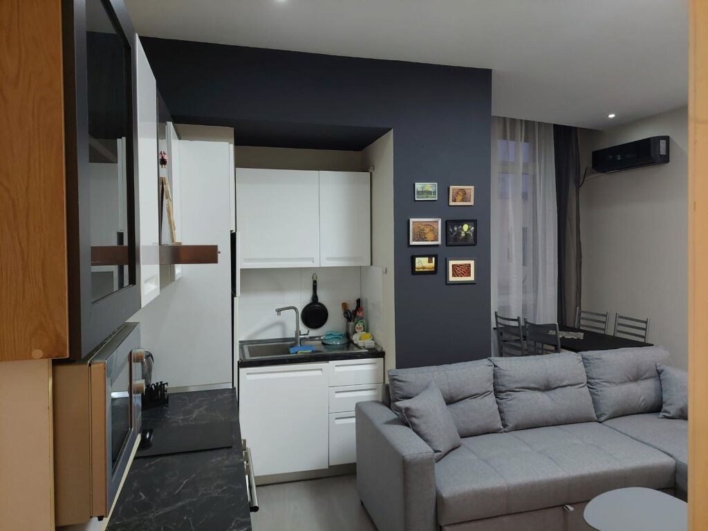 🏠Jepet me qira Apartamenti 1+1 i mobiluar, 📍Rruga Elbasanit , Pjeter Budi