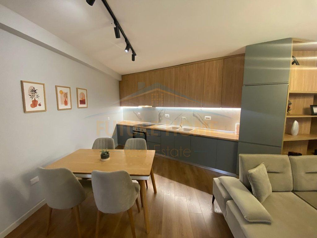 Qira, Apartament 2+1+2, Pazari i Ri, Tiranë.