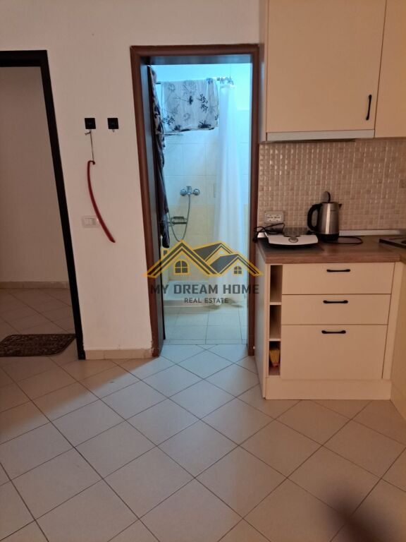 SHITET GARSONIERE TEK SHKEMBI KAVAJES DURRES!
