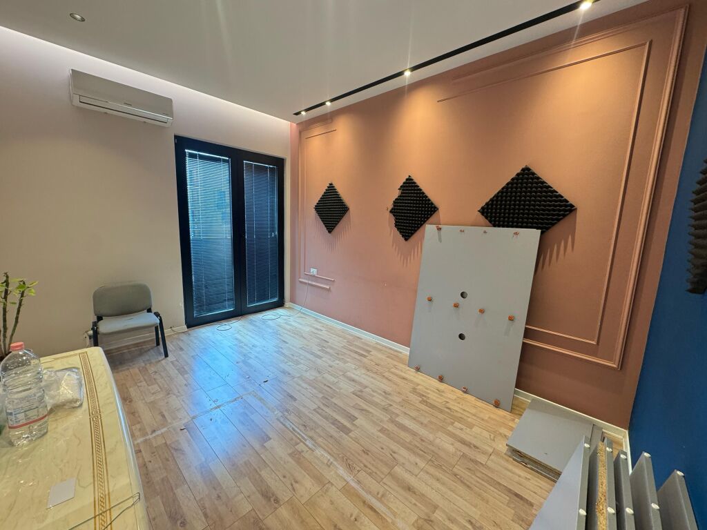 🏡 Jepet me qira apartament 2+1+2   📍 Vendndodhja: Square 21 💰 Qiraja: 1200€/muaj
