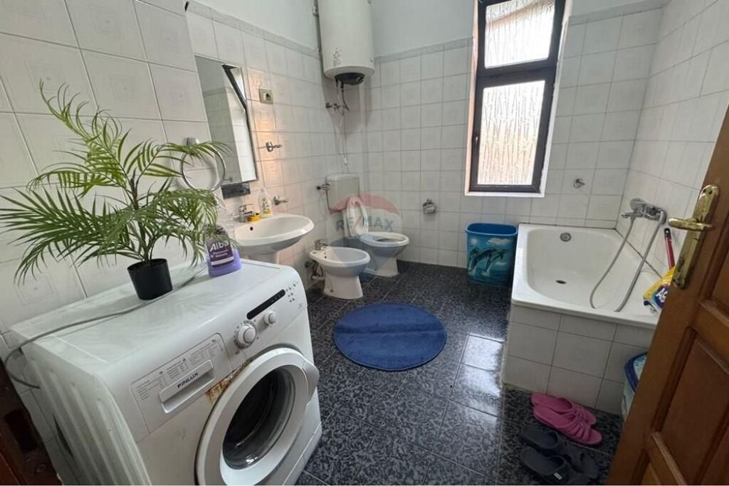 Apartament 1+1 per qira prane QSUT