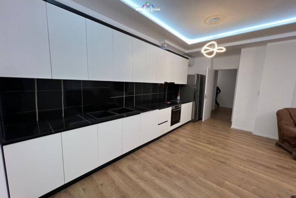 Appartamento In Affitto 2+1+ Posto Auto Vicino Dritan Hoxha (ID B2201876) Tirana