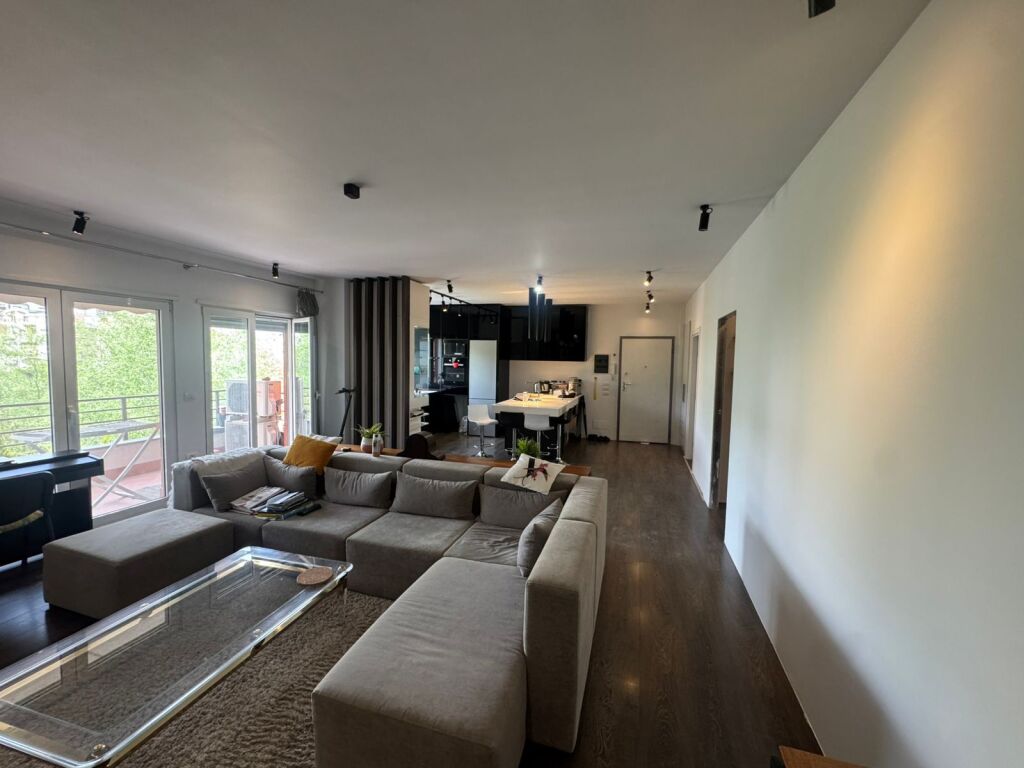 Apartament për shitje  1+1 LUX – Liqeni i Thatë