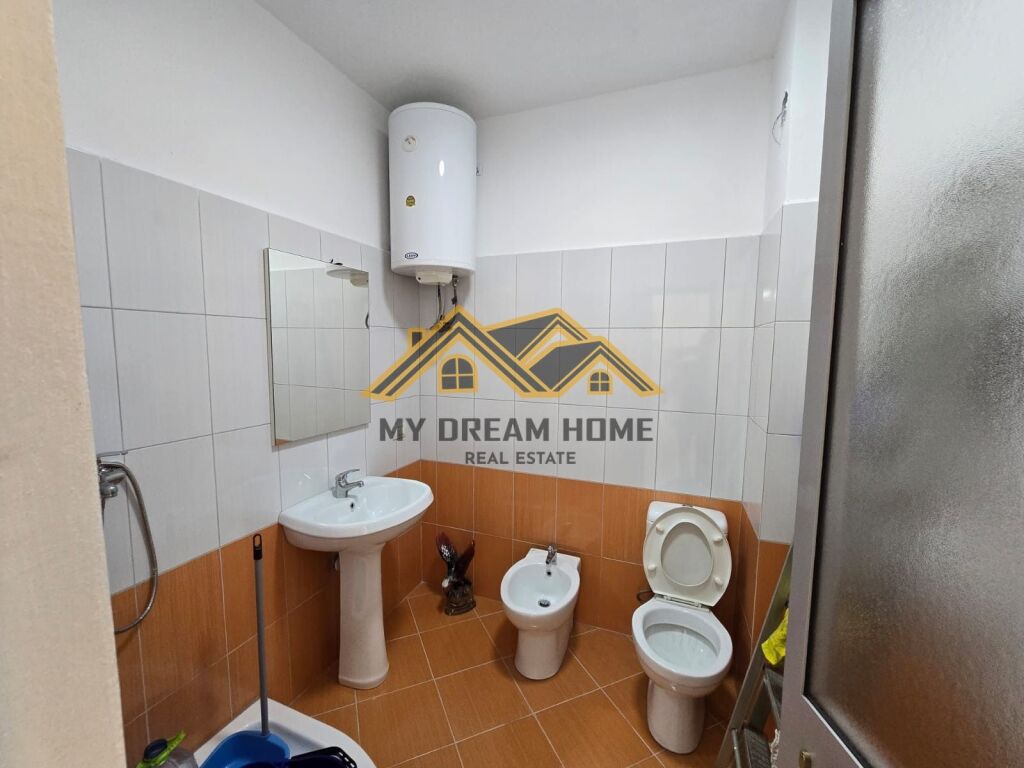 VENDESI APPARTAMENTO 1+1 CENTRO DURRËS