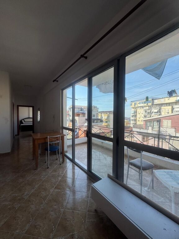 Apartament 1+1 te Mbikalimi i Komunes per shitje