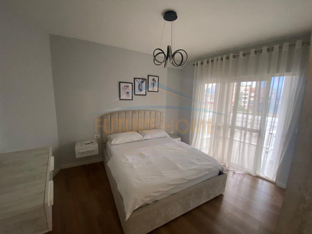 Qira, Apartament 2+1+2, Pazari i Ri, Tiranë.