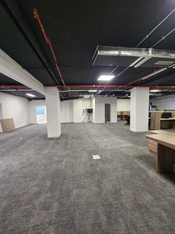 💫Zyrë Elitare me Qira ( Rruga Elbasanit - Fakulteti Ekonomik📍) 300m² ( KATI 0) Open Space 🔥🔥 2000€ NETO 💶💶