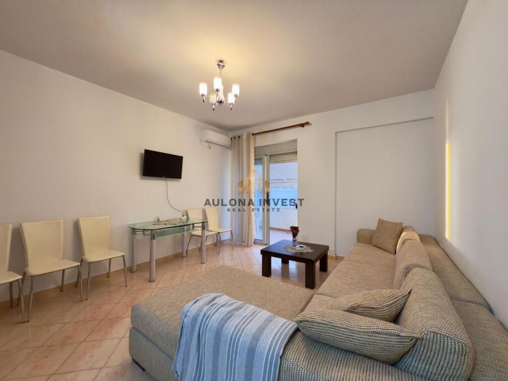 APARTAMENT 1+1 ME QERA AFATGJATE ME PAMJE DETI, LUNGOMARE-VLORE