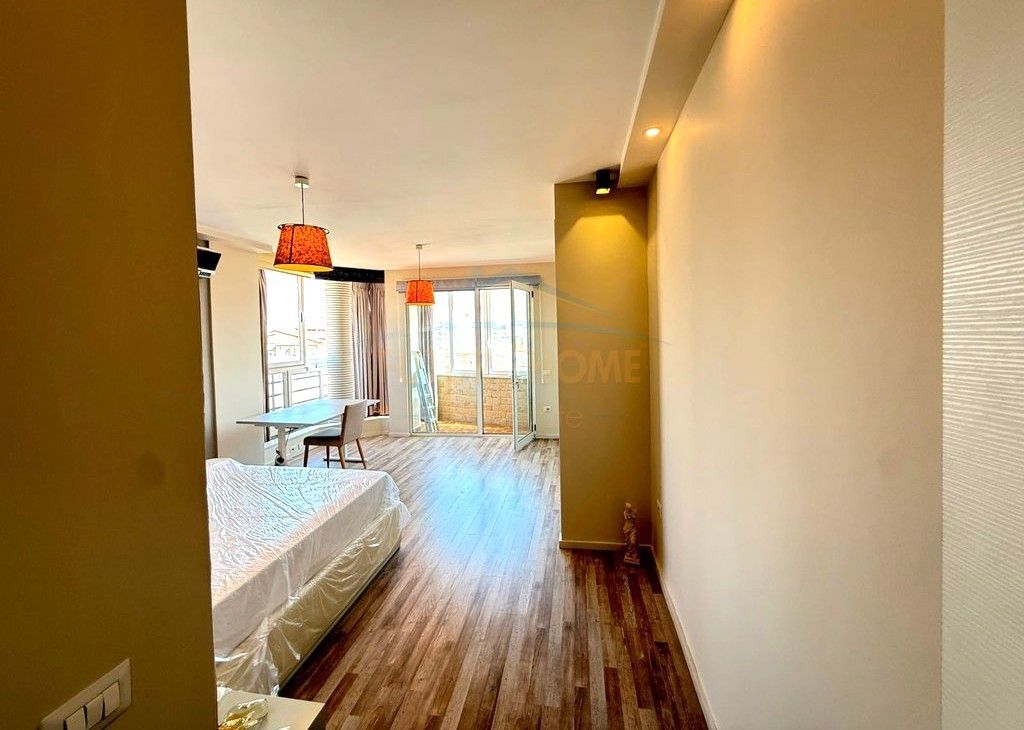 Shitet, Apartament 2+1+2, Selite