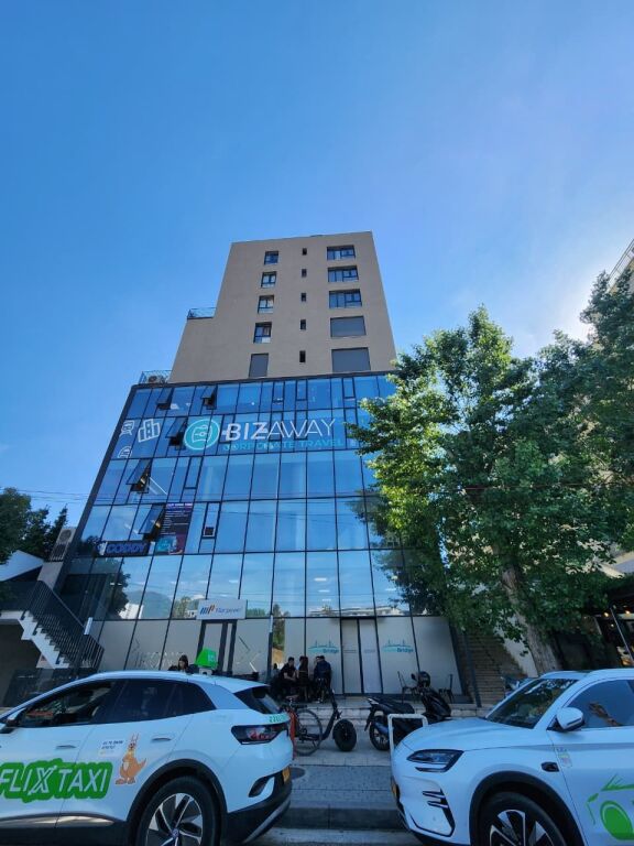 💫Zyrë Elitare me Qira ( Rruga Elbasanit - Fakulteti Ekonomik📍) 300m² ( KATI 0) Open Space 🔥🔥 2000€ NETO 💶💶